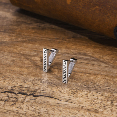 Arete Triangular de Acero Inoxidable con Símbolo Viking Geométrico - Image 13