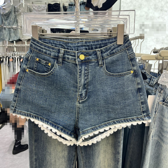 Shorts de Mezclilla Chic con Ribete de Encaje