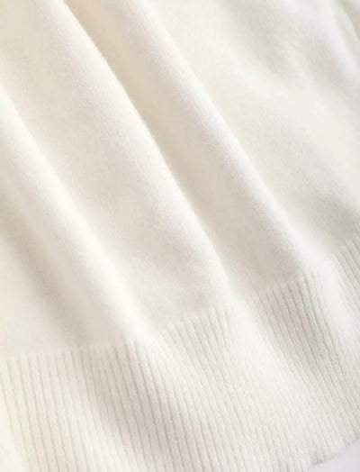 Blusa de Punto Blanco con Cadena de Perlas y Manga Corta - Image 9