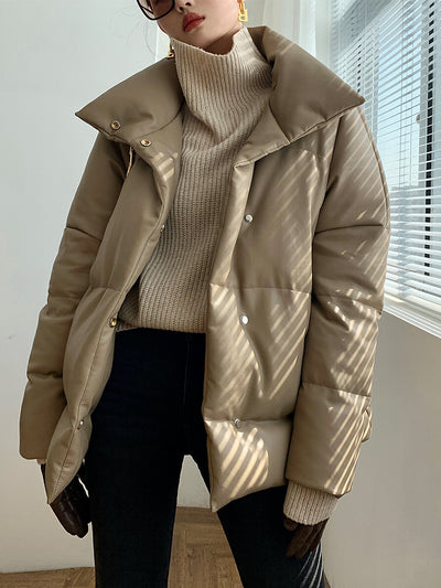 Chaqueta Corta Acolchada en Khaki para Mujer - Image 5