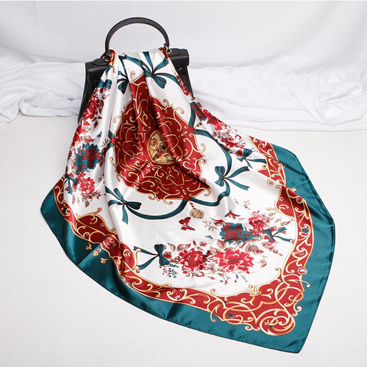 Pañuelo de Seda Estampado Cuadrado - Image 19