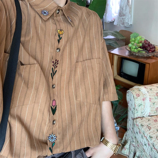 Camisa Vintage de Rayas Verticales con Bordados y Manga Corta - Image 2