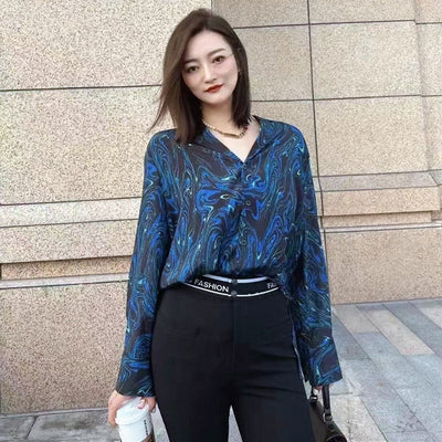 Camisa Retro Azul Marino con Solapa V y Estampado Tinta - Manga Larga - Image 13