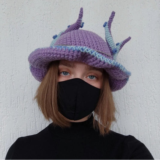 Gorro de Lana Cuernos Diabólicos - Ideal para Primavera Temprana