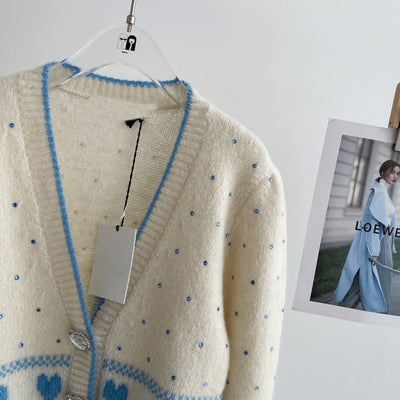 Cardigan Corto de Lana con Botones Diamante y Cuello en V - Image 3