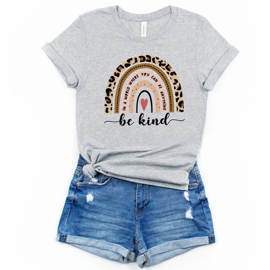 Playera BE KIND Estampado Carta Manga Corta