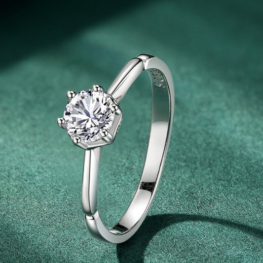 Anillo de Plata 925 con Diamantes Incrustados Clásico