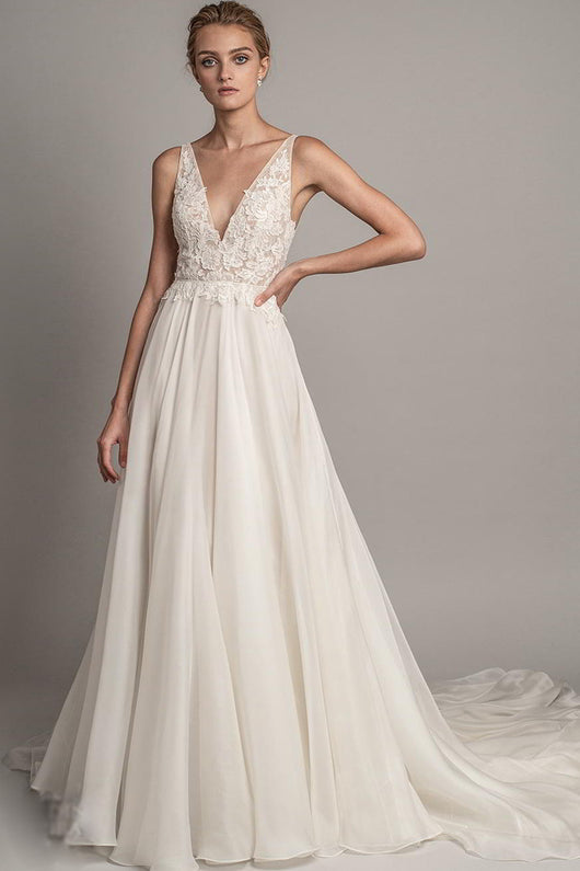 Vestido de Novia Elegante con Escote en V y Encaje para Ceremonia Civil - Image 3