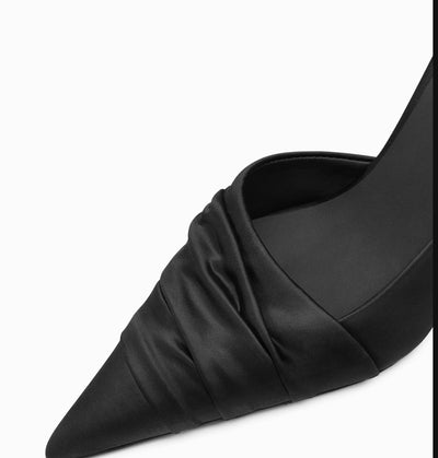 Tacones Altos de Satén Negro con Lateral Abierto - Image 5