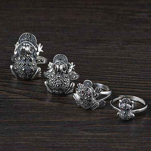 Anillo de Plata Thai Vintage con Diseño de Cigarra y Rana Dorada