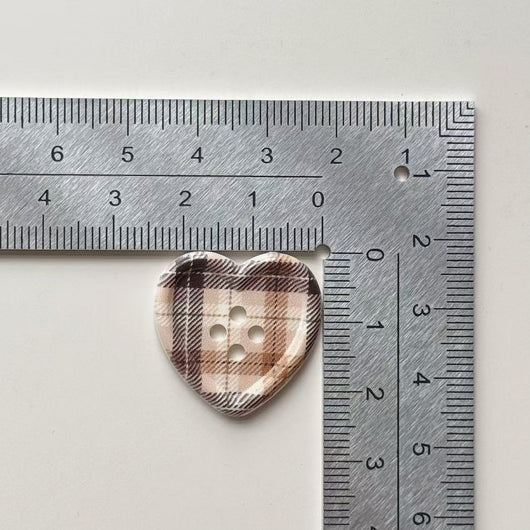 Botón Decorativo de Corazón a Cuadros - Image 37