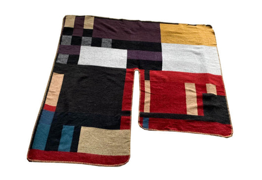 Chal Retro de Cuadros en Cashmira Gruesa con Letras Bordadas para Mujer - Image 3