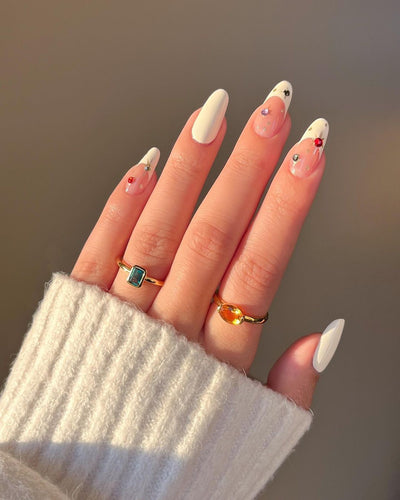 Manicura Francesa Almendra con Acabado Profesional - Image 7