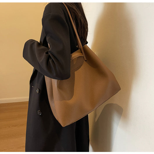 Bolso de Hombro Grande para Mujer - Capacidad Máxima y Portabilidad - Image 10