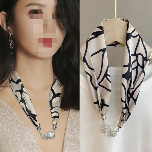 Pañuelo de Seda con Broche Magnético y Collar de Perlas para Mujer - Image 6
