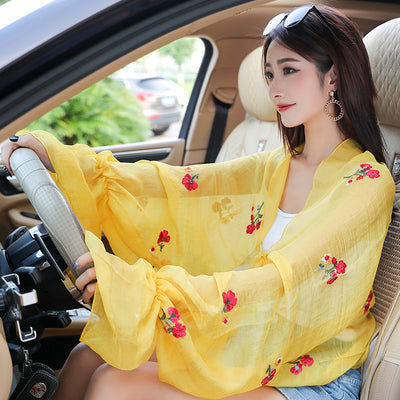 Ropa de Protección Solar con Bordados Florales para Mujer - Image 6