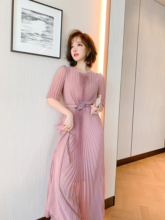 Vestido Elegante con Pliegues y Detalle Floral en la Cintura - Image 22
