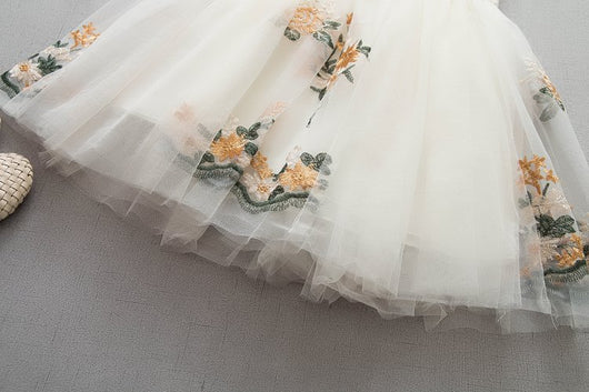 Vestido Infantil de Algodón con Bordado y Tirantes - Image 12