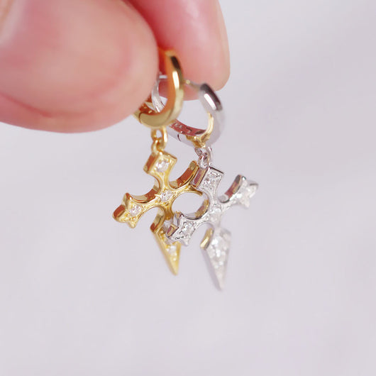 Aretes de Diamante Estilo Barroco con Cruz - Image 6