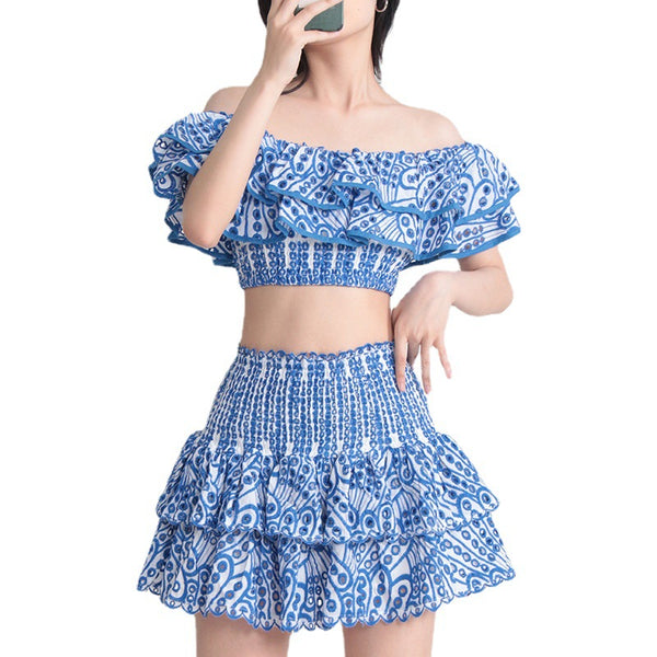 Conjunto de Playa Elegante: Blusa Corta con Cuello y Volantes + Falda Cintura Alta