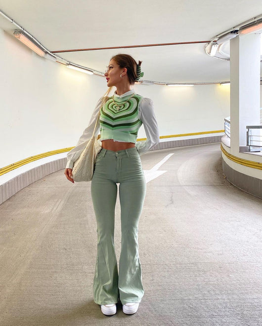 Pantalones Verdes Acampanados Slim para Mujer - Image 10