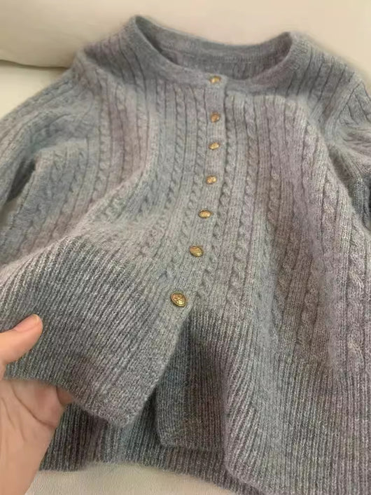 Cardigan de Lana Tejido Gris con Botones Dorados - Image 7
