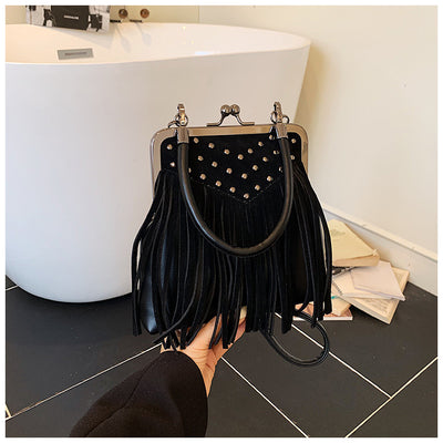 Bolsa Retro de Hombro para Mujer con Remaches y Borlas - Image 28