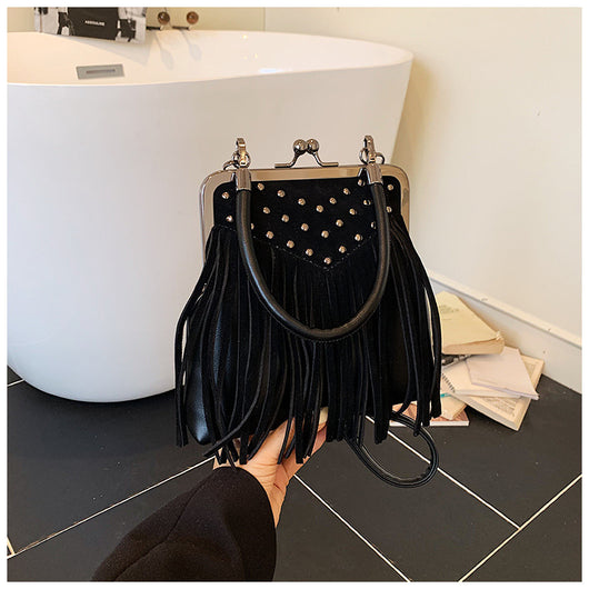Bolsa Retro de Hombro para Mujer con Remaches y Borlas - Image 28