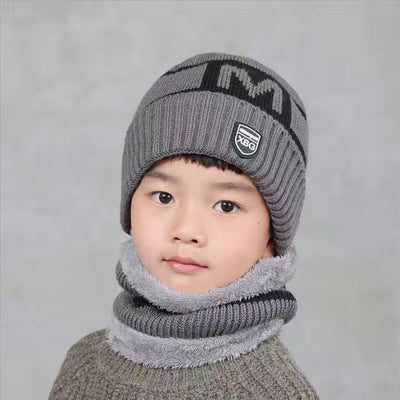 Conjunto de Gorro y Babero Tejido para Niños - Diseño Coreano Letras Abrigado Invierno - Image 14