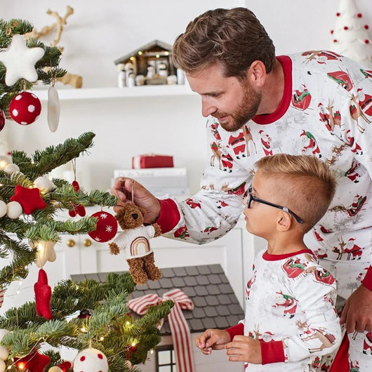 Conjuntos de Pijamas Navideños para Toda la Familia - Image 3