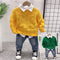 Conjunto Infantil 3 Piezas: Suéter Estampado, Remera y Jeans