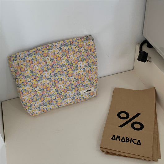 Neceser Literario Floral para Maquillaje - Image 8