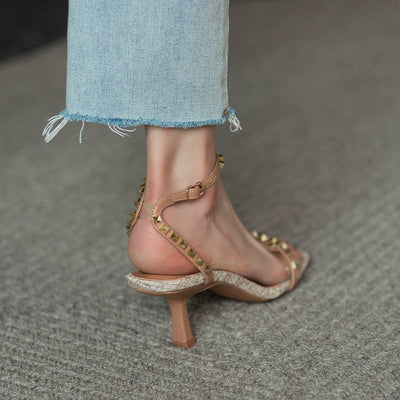 Sandalias Tacón Stiletto con Remaches - Versátiles y Elegantes - Image 4