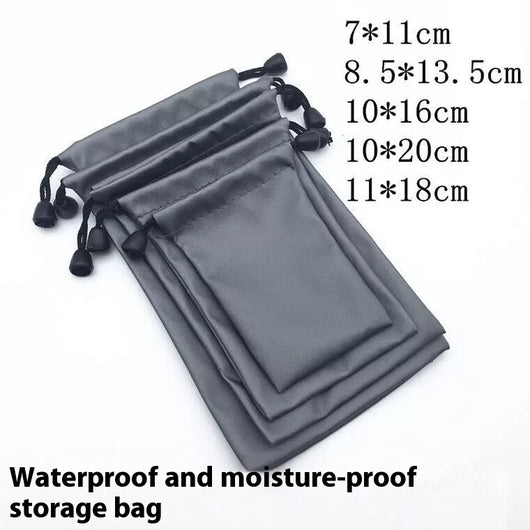 Bolsa Impermeable Gris para Cochecito con Cordón y Compartimento para Auriculares - Image 4
