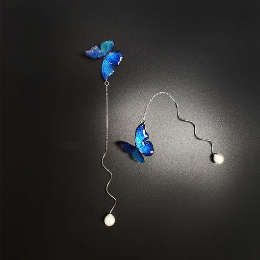 Hilo de Oreja Mariposa Azul en Plata de Ley S925 con Perla Larga - Image 4