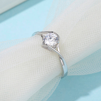 Anillo de Moissanita 0.5 Quilates Elegante y Minimalista - Image 5