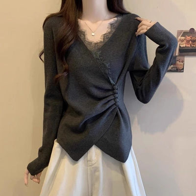 Blusa Manga Larga con Encaje Irregular y Escote en V - Image 4