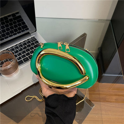 Bolsa Pequeña Vintage con Cadena de Metal y Mochila Crossbody - Image 4