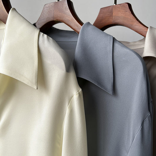 Camisa de Seda Suave con Colgante Cómodo - Image 3