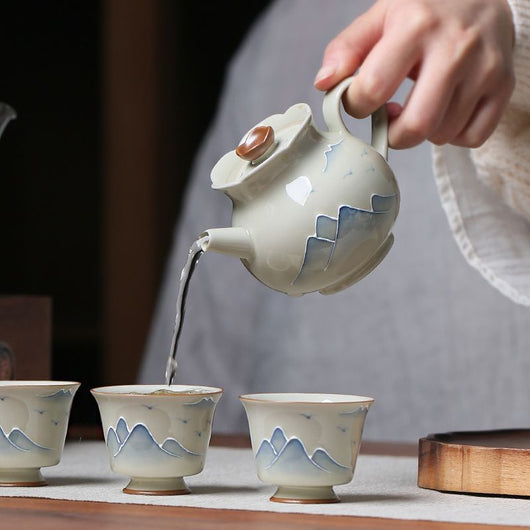 Tetera de Porcelana China Pintada a Mano con Paisaje de Hierba y Madera - Image 8