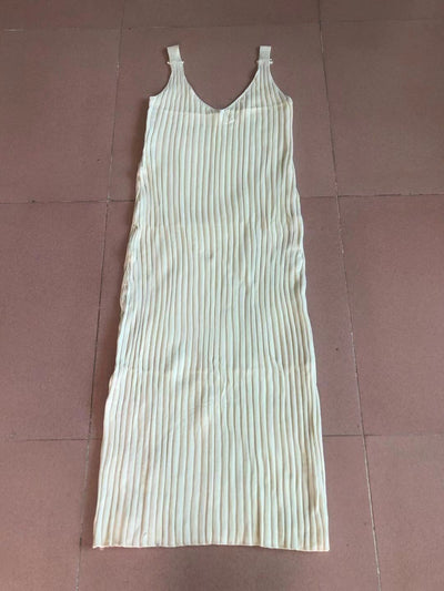 Vestido Midi Tejido sin Mangas Negro con Slip Interior - Image 9