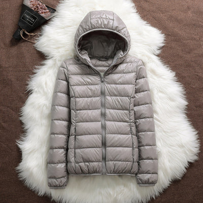Chaqueta Acolchada Ligera para Mujer con Capucha Ajustada - Image 12