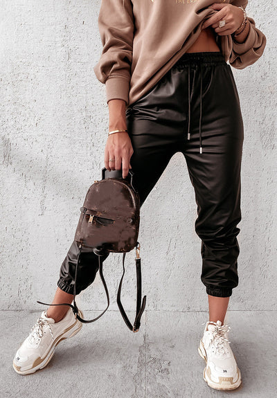 Pantalones de Cuero Casual con Tirantes y Color Sólido para Mujer - Image 5