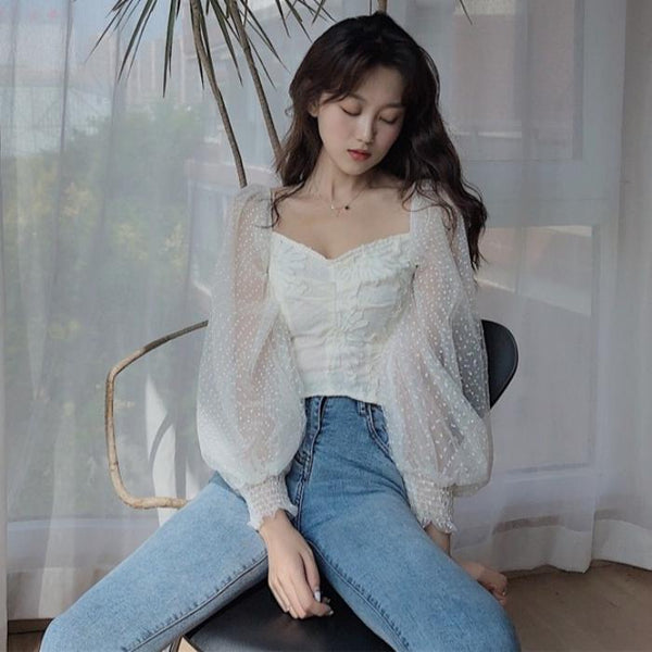 Blusa Chifón con Mangas Puff y Diseño de Malla Exclusiva
