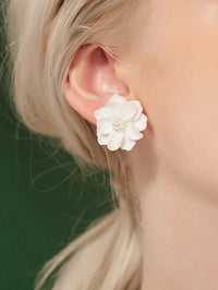 Aretes de Perla Blanca Minimalista Elegancia Fresca