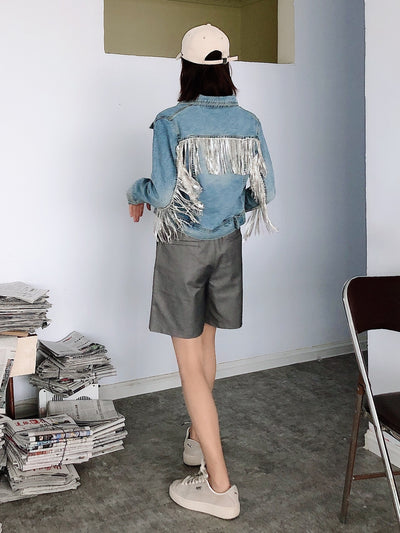 Chaqueta Denim Slim Azul Claro con Detalles de Strass en Solapa - Image 11