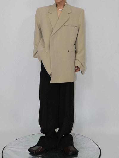Blazer Ejecutivo con Hombreras Acolchadas y Detalles Metálicos - Image 4