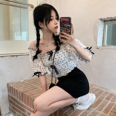 Blusa Romántica con Mangas Voluminosas y Lunares - Image 3
