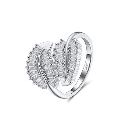 Anillo Ajustable de Oro Blanco con Diamante en Forma de Pluma - Image 3