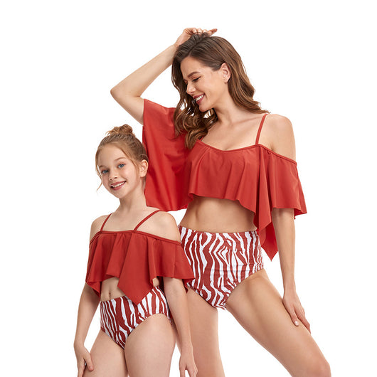 Traje de Baño Coordinado Mamá e Hija con Bikini Estampado Cintura Alta y Volantes - Image 4